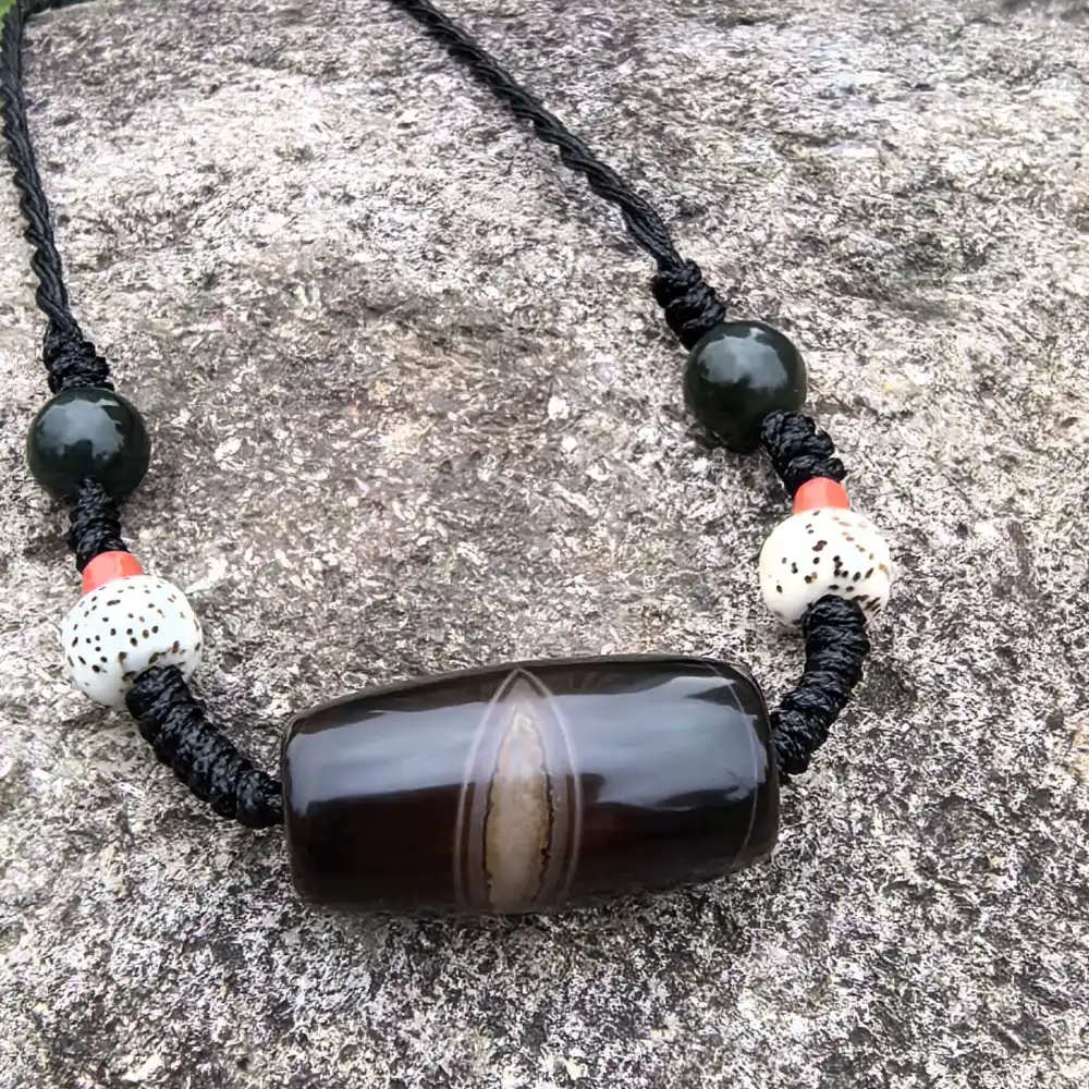 Silk Agate with Phoenix Eye Dzi Necklace | Kris Nature
